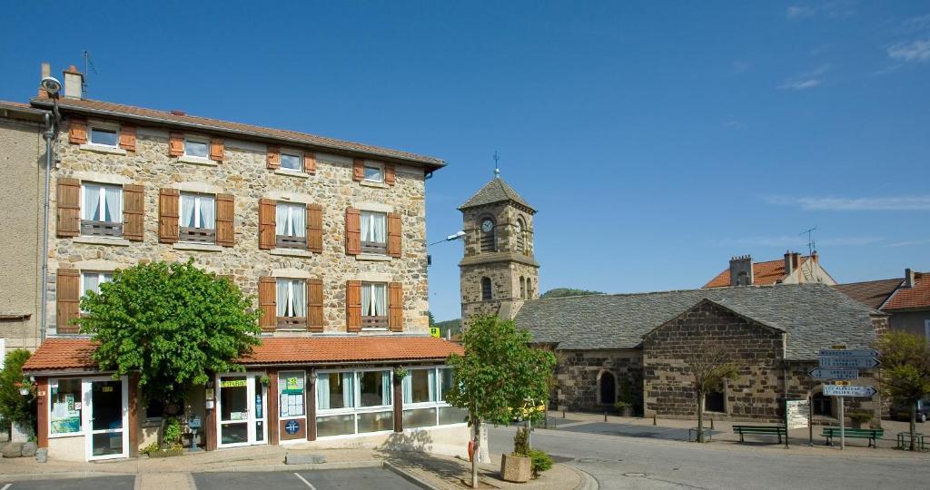 Logis Le Clair Logis Hotel Laussonne Eksteriør billede